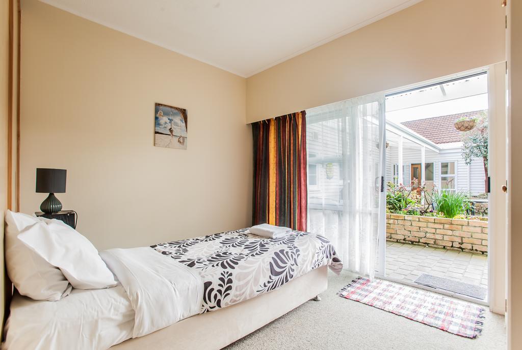 Ocean View Raglan Bed & Breakfast Экстерьер фото